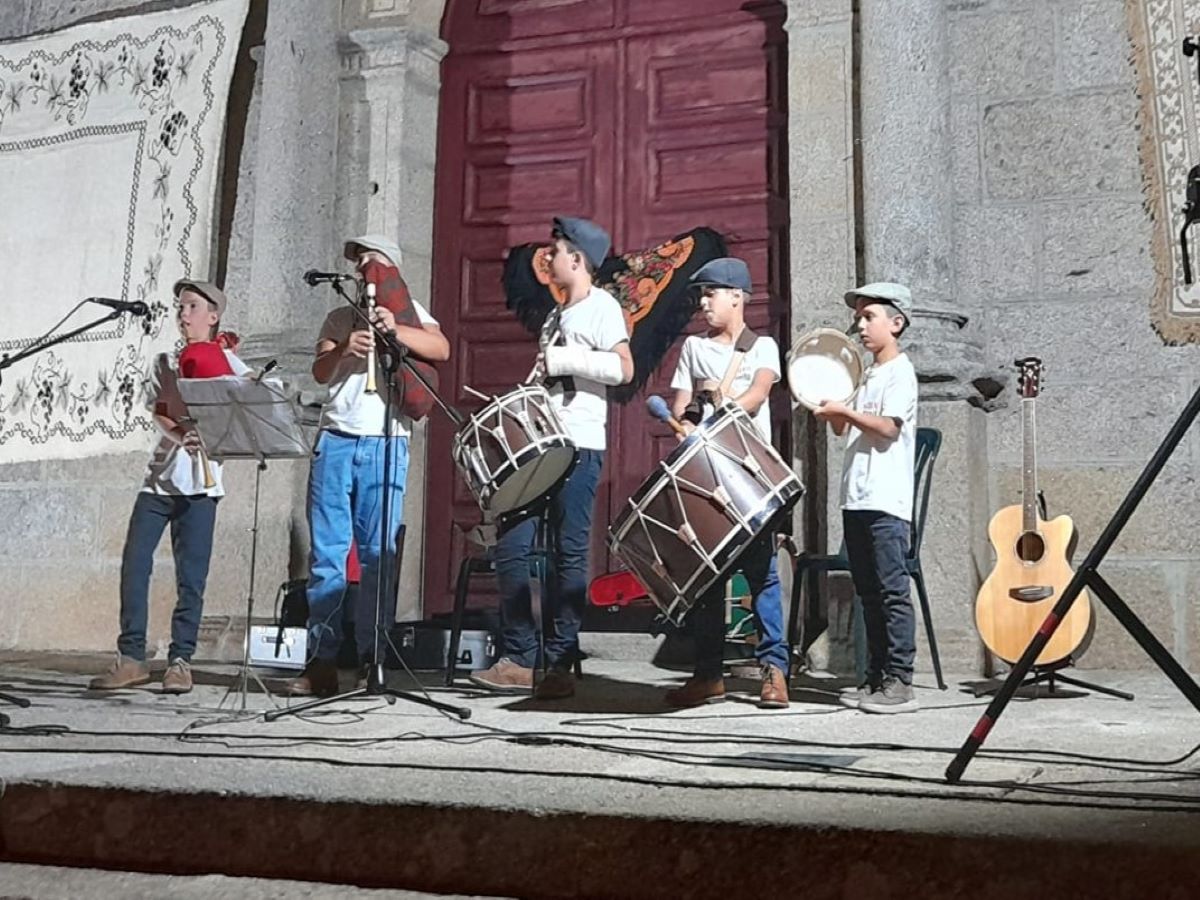 15H30 | GAITEIRICOS DE SENDIM: 